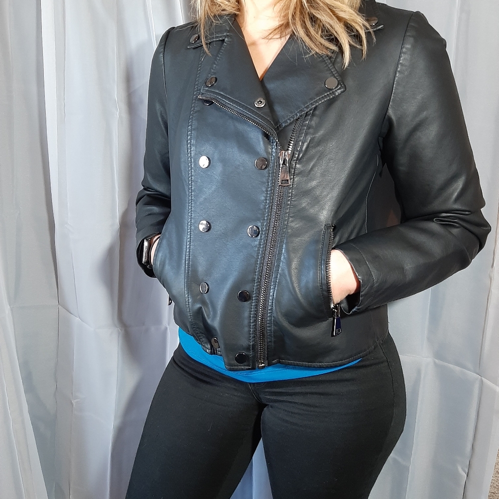 NYC New York & Company Black Snap Jacket Size Small So Soft